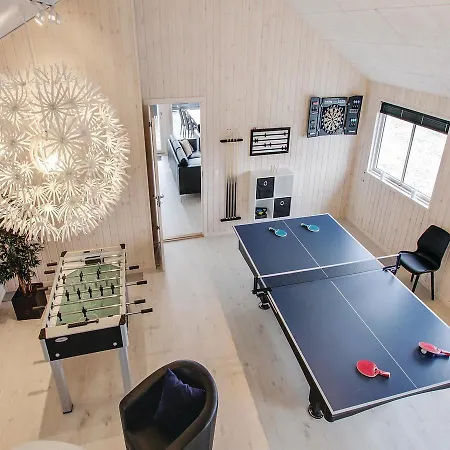 Seven-bedroom Holiday In Блаванн