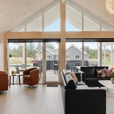 Seven-bedroom Holiday In *