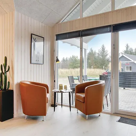Seven-bedroom Holiday In *