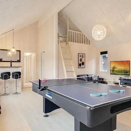 Seven-bedroom Holiday In Блаванн