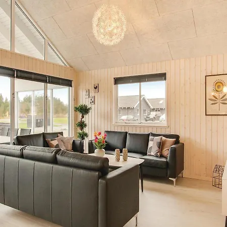 Seven-bedroom Holiday In