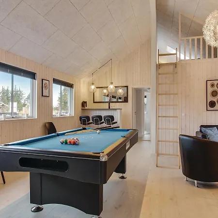 Seven-bedroom Holiday In *